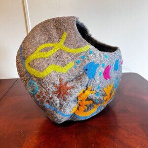 Felt Cat Cave  Colorful ocean Fish Design ‎ Eco-Friendly Wool Material For Pets